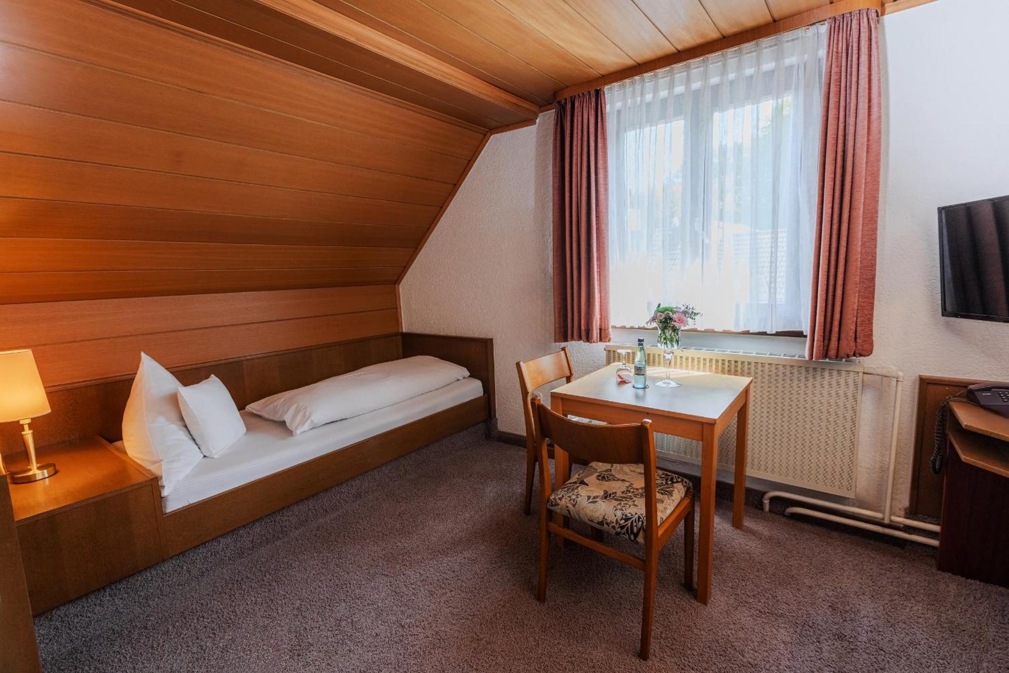 Landgasthof Zur Linde Heimbuchenthal Zewnętrze zdjęcie